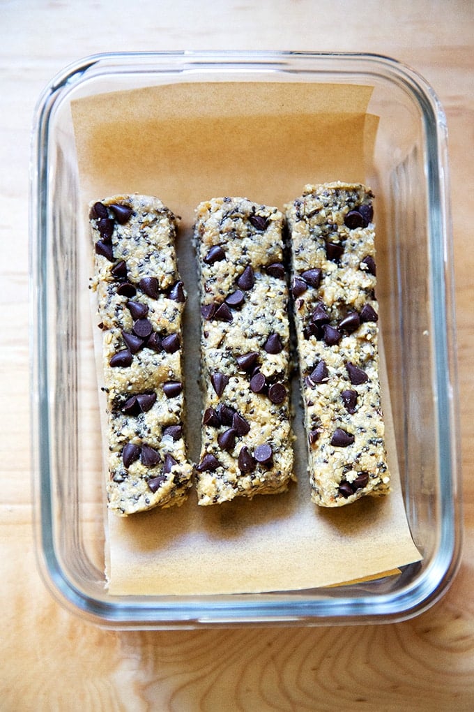 Minute No-Bake Granola Bars: Vegan, Gluten-Free & Protein-Packed